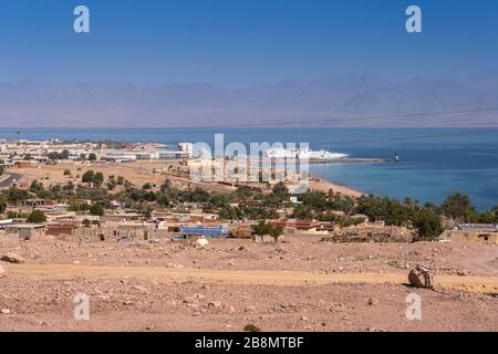 La côte de la mer Rouge près de Nuweiba, Sina, Egypte. Banque D'Images