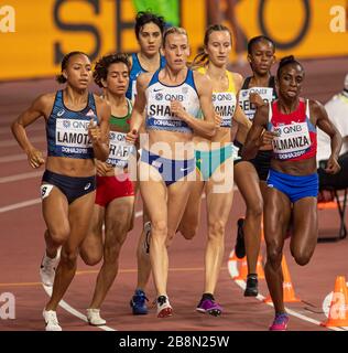 DOHA - QATAR - SEP 27: Renelle Lamote (FRA), Lynsey Sharp (GB & ni) et Rose Mary Almanza (CUB) en compétition dans les chauffes de 800 m des femmes au cours de la première journée Banque D'Images