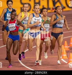 DOHA - QATAR - SEP 27: Renelle Lamote (FRA), Lynsey Sharp (GB & ni) et Rose Mary Almanza (CUB) en compétition dans les chauffes de 800 m des femmes au cours de la première journée Banque D'Images