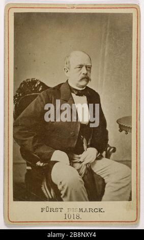Portrait du prince Otto Eduard Leopold von Bismarck (1815-1898), (homme de l'État prussien) Anonyme. Portrait du Prince Otto Edouard Léopold von Bismarck (1815-1898), (homme d'Elat prussien). Carte de visite (recto). Rage sur papier alluminé. 1870-1890. Paris, musée Carnavalet. Banque D'Images