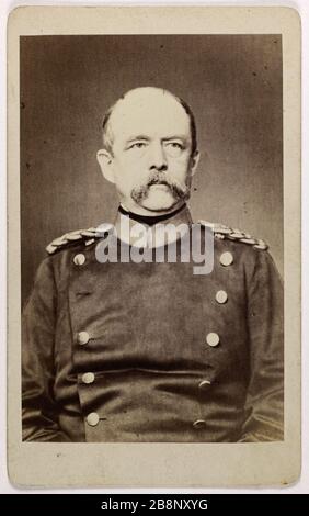 Portrait du prince Otto Eduard Leopold von Bismarck (1815-1898), (homme de l'État prussien) Anonyme. Portrait du Prince Otto Edouard Léopold von Bismarck (1815-1898), (homme d'Elat prussien). Carte de visite (recto). Rage sur papier alluminé. 1870-1890. Paris, musée Carnavalet. Banque D'Images