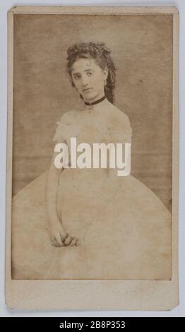 Portrait d'Alice Roch, danseuse au Théâtre de la Gaite et au Théâtre du Châtelet en 1875. Portrait d'Alice Roch, danseuse au Théâtre de la Gaîté et au Théâtre du Châtelet en 1875. Carte de visite (recto). Photographie anonyme. Rage sur papier alluminé, 1860-1890. Paris, musée Carnavalet. Banque D'Images