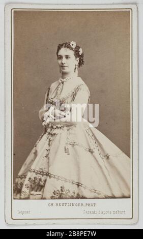 Portrait des neveux Hortense, actrice de théâtre entre 1865 et 1876. Portrait d'Hortense Neveux, actrice de théâtre entre 1865 et 1876. Carte de visite (recto). Photo de Charles Reutlinger (1816-1880). Rage sur papier alluminé. 1860-1890. Paris, musée Carnavalet. Banque D'Images