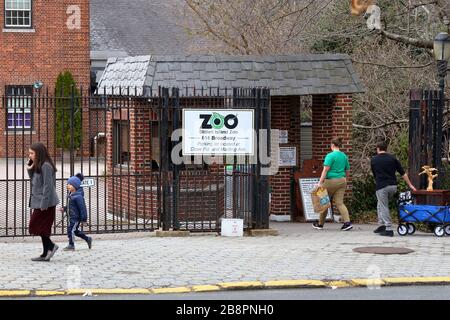 Staten Island Zoo, 614 Broadway, Staten Island, NY. Extérieur d'un zoo à West Brighton. Banque D'Images