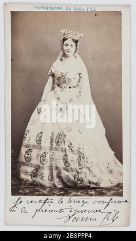 Portrait de Louise Vaissière (1844-1874), appelée Lise Tautin, actrice et chanteuse. Fichiers NUMA. Portrait de Louise Vaissière (1844-1874), dite Lise Tautin, actrice et chaneuse. Carte de visite (recto). Rage sur papier alluminé, 1855-1874. Paris, musée Carnavalet. Banque D'Images