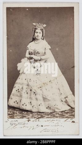 Portrait de Louise Vaissière (1844-1874), appelée Lise Tautin, actrice et chanteuse. Fichiers NUMA. Portrait de Louise Vaissière (1844-1874), dite Lise Tautin, actrice et chaneuse. Carte de visite (recto). Rage sur papier alluminé, 1855-1874. Paris, musée Carnavalet. Banque D'Images