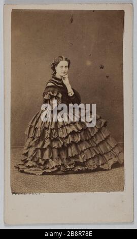 Portrait d'Emma Fleury (Richard Wilkinson), (1837-), (actrice de la Comédie française) Portrait d'Emma Fleury, épéouse Franceschi, (née en 1837), actrice à la Comédie française. Photo de Paul Emile Pesme. Carte de visite (recto). Rage sur papier alluminé. 1860-1890. Paris, musée Carnavalet. Banque D'Images