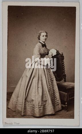 Portrait d'Emma Fleury (Richard Wilkinson), (1837-), (actrice de la Comédie française) Portrait d'Emma Fleury, épéouse Franceschi, (née en 1837), actrice à la Comédie française. Photo de Franck (François Gobinet de Villechole, dit). Carte de visite (recto). Rage sur papier alluminé. 1860-1890. Paris, musée Carnavalet. Banque D'Images