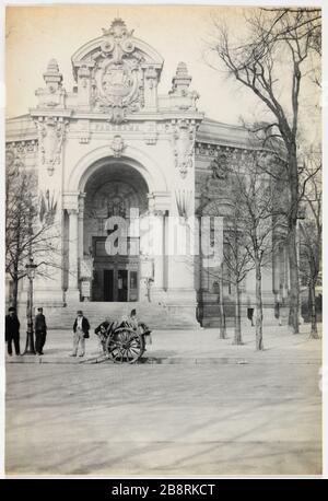 Entrée Panorama. Entrée principale et façade du Panorama champs Elysées, 8ème arrondissement, Paris 'façade principale et entrée du Panorama des champs-Élysées, Paris (VIIIème arr.)'. Photo d'Hippolyte Blancard (1843-1924), vers 1890. Paris, musée Carnavalet. Banque D'Images