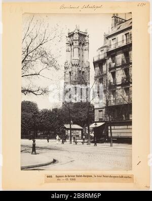 Boulevard Sebastopol / 665 Tour carrée Saint-Jacques, le Tour Saint-Jacques-IAB-ouche- / rie [sic.] - Cl 1242. Square Tower Saint-Jacques Boulevard Sebastopol, 4ème arrondissement, Paris. 'Carré de la tournée Saint-Jacques, boulevard Sébastopol, Paris (IVème arr.)'. Photo d'Hippolyte Blancard (1843-1924), vers 1890. Paris, musée Carnavalet. Banque D'Images