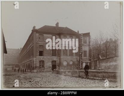 Vue d'ensemble de l'ancienne Barracks Celestine, 4ème arrondissement, Paris. Old Barracks Celestine - 1904 vue d'ensemble de l'ancienne Caserne des Célestines, Paris (IVème arr.). Photo de Louis Vert (1865-1924). Gélatino-chlorure. En 1904. Paris, musée Carnavalet. Banque D'Images