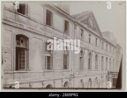 Vue sur les premier et deuxième étages de l'ancien Barracks Celestine, 4ème arrondissement, Paris. Old Barracks Celestine - 1904 vue des 1 er et 2 ème montages de l'ancienne Caserne des Célestins, Paris (IVème arr.). Photo de Louis Vert (1865-1924). Gélatino-chlorure. En 1904. Paris, musée Carnavalet. Banque D'Images
