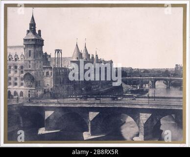 VUE SUR LA TOUR ET LE QUAI HORLOGE Blanquart-Evrard, Louis-désiré (1802-1872). 'Vue de la tour et du quai de l'horloge', 1852. Photo. Paris, musée Carnavalet. Banque D'Images