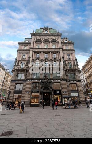 Vienne, Autriche. Stock im Eisen, belle maison baroque ancienne, située à Stefansplatz, à l'angle de la rue Graben et de la rue Karntner Straße Banque D'Images