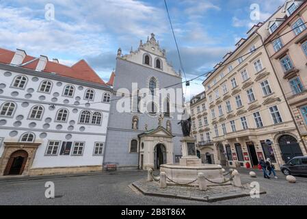 VIENNE, AUTRICHE. L'église franciscaine, dédiée à St Hieronymus (St Jérôme) a été construite en 1611 dans le style Renaissance avec un intérieur baroque. Banque D'Images