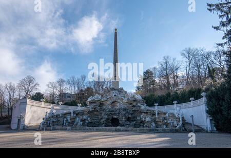 Vienne, Autriche. Fontaine Obélisque (Obéliskbrunnen) dans le Parc Royal Impérial Banque D'Images