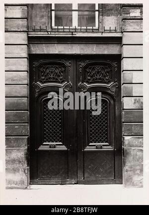 25 rue Radziwill / subsides en 1943. Porte, 25 rue Radziwera, 1ère arrondissement, Paris porte, 25 rue Radziwera. Paris (Ier arr.). Photographie anonyme. Rage au gélatino-bromure d'argent. 1943. Paris, musée Carnavalet. Banque D'Images