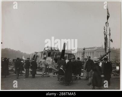 Canons, place de la Concorde, 8ème arrondissement, Paris. Guerre 1914-1918. Canons, place de la Concorde. Paris (VIIIème arr.). Photo de Charles Lansiaux (1855-1939). Rage au gélatino-bromure d’argent. 1914-1918. Paris, musée Carnavalet. Banque D'Images