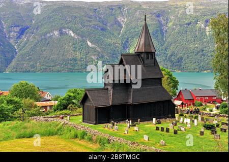 Belle église stave sur fjords à Ornes, Norvège Banque D'Images