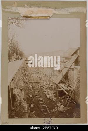 Travail sur le Quai Saint-Bernard, 5ème arrondissement, Paris. Travaux sur le quai Saint-Bernard. Paris (Vème arr.). Photo d'Albert Brichaut. Rage au gélatino-chlorure d'argent, entre 1870 et 1901. Paris, musée Carnavalet. Banque D'Images