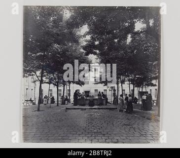 FEMMES MACHINE À LAVER DE PREMIÈRE COUR FAITE PAR LA CONSTRUCTION DE L'ANCIEN COUVENT DE LA MISSION, PRISON SAINT-LAZARE (RÉSIDENCE SURVEILLÉE), RUE DU FAUBOURG SAINT-DENIS, 10ÈME ARRONDISSEMENT femmes lavant du linge, première cour formée par les anciens piliers de couvent de la mission, prison Saint-Lazare (maison d'arrêt), rue du Faubourg Saint-Denis. Paris, 10ème arr., vers 1910. Photo de la préfecture de police. Paris, musée Carnavalet. Banque D'Images