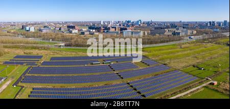 panneaux solaires champ de l'air Banque D'Images