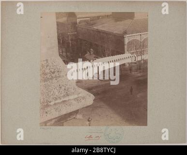 Église Saint-Eustache, gargoyle, 1ère arrondissement, Paris. Avril-mai 1895. Église Saint-Eustache, gargouille. Paris (Ier arr.). Photographie de Louis-Emile Durandelle (1839-1917). Rage sur papier alluminé. 4 mai 1895. Paris, musée Carnavalet. Banque D'Images