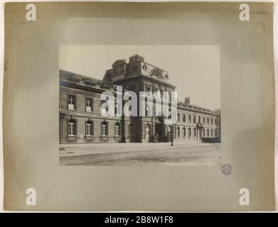 Drapeau vue extérieure Artillerie, École militaire, 7ème arrondissement, Paris vue supérieure du pavillon de l'artiste, Ecole militaire, Paris (VIIIème arr.). Photographie anonyme. Rage sur papier alluminé. Paris, musée Carnavalet. Banque D'Images