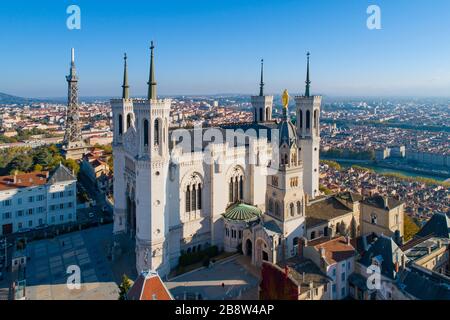 Lyon, vue aérienne de la basilique notre-Dame de Fourviere Banque D'Images