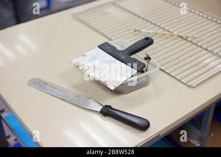 Fabrication de chocolat. Outils de cuisine, outils culinaires pour la fabrication de chocolat. Banque D'Images