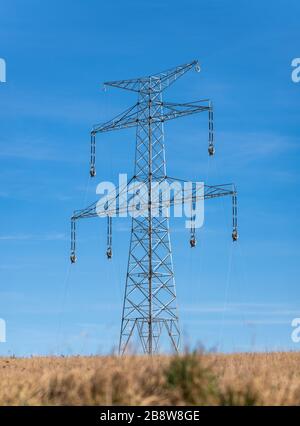 tout nouveau pylon haute tension avec préparation pour étirer les câbles, tech Banque D'Images