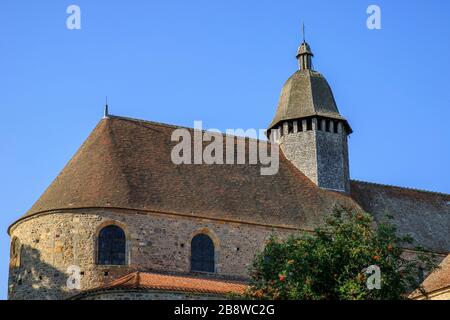 France, Creuse, Evaux-les-bains, Abbaye romane Saint-Pierre-Saint-Paul // France, Creuse (23), Évaux-les-bains, abbaye romane Saint-Pierre-Saint Banque D'Images