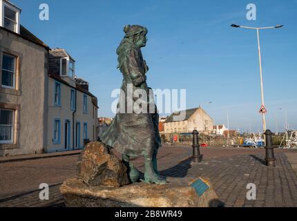 Mémorial des pêcheurs de Pittenweem dédié aux hommes et aux femmes qui font leur vie de la mer et à ceux qui ont perdu la vie dans ce faisant. Banque D'Images