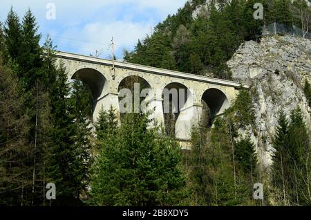 Autriche, chemin de fer Semmering - plus ancien chemin de fer de montagne d'Europe et site classé Au patrimoine mondial De L'Unesco Banque D'Images