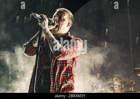 Copenhague, Danemark. 23 juin 2017. Le groupe britannique metalcore Architects organise un concert lors du festival danois de musique lourde Copehell 2017 à Copenhague. Ici, le chanteur Sam carter est vu en direct sur scène. (Crédit photo: Gonzales photo - Nikolaj Bransholm). Banque D'Images