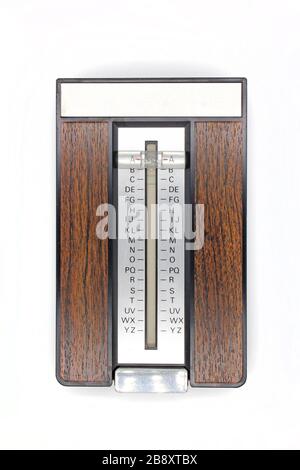 Alphabet Vintage agenda index organisateur, isolé sur fond blanc w Banque D'Images