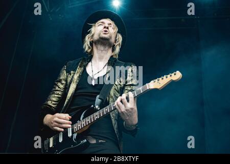 Copenhague, Danemark. 22 juin 2017. Le groupe de rock dur britannique Inglorious organise un concert lors du festival danois de musique lourde Coehell 2017 à Copenhague. Ici, le guitariste Drew Lowe est vu en direct sur scène. (Crédit photo: Gonzales photo - Nikolaj Bransholm). Banque D'Images