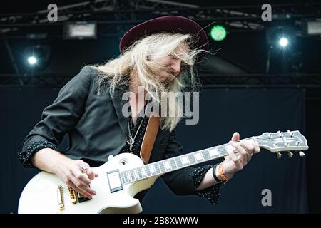 Copenhague, Danemark. 22 juin 2017. Le groupe de rock dur britannique Inglorious organise un concert lors du festival danois de musique lourde Coehell 2017 à Copenhague. Ici le guitariste Andreas Eriksson est vu en direct sur scène. (Crédit photo: Gonzales photo - Nikolaj Bransholm). Banque D'Images