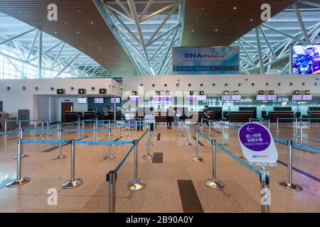 Da Nang, Vietnam. 22 mars 2020. L'aéroport international de da Nang est déserté après que le premier ministre du Vietnam a ordonné la suspension de tous les vols internationaux. Le Vietnam a également suspendu l'entrée de tous les étrangers à partir du 22 mars 2020, afin de limiter la propagation de la COVID-19. (Crédit photo: Gonzales photo/Alay Live News Banque D'Images