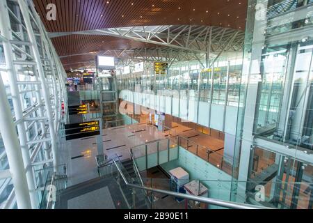Da Nang, Vietnam. 22 mars 2020. L'aéroport international de da Nang est déserté après que le premier ministre du Vietnam a ordonné la suspension de tous les vols internationaux. Le Vietnam a également suspendu l'entrée de tous les étrangers à partir du 22 mars 2020, afin de limiter la propagation de la COVID-19. (Crédit photo: Gonzales photo/Alay Live News Banque D'Images