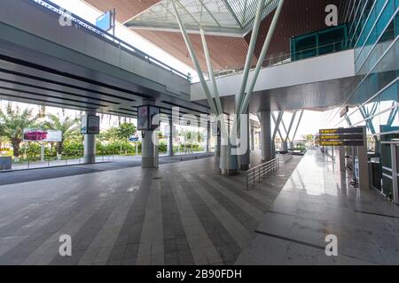 Da Nang, Vietnam. 22 mars 2020. L'aéroport international de da Nang est déserté après que le premier ministre du Vietnam a ordonné la suspension de tous les vols internationaux. Le Vietnam a également suspendu l'entrée de tous les étrangers à partir du 22 mars 2020, afin de limiter la propagation de la COVID-19. (Crédit photo: Gonzales photo/Alay Live News Banque D'Images