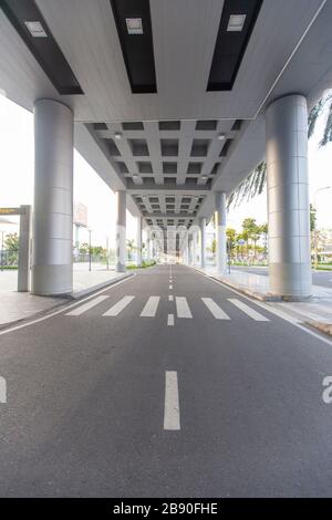 Da Nang, Vietnam. 22 mars 2020. L'aéroport international de da Nang est déserté après que le premier ministre du Vietnam a ordonné la suspension de tous les vols internationaux. Le Vietnam a également suspendu l'entrée de tous les étrangers à partir du 22 mars 2020, afin de limiter la propagation de la COVID-19. (Crédit photo: Gonzales photo/Alay Live News Banque D'Images