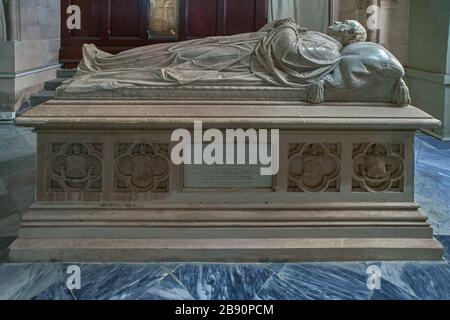 26 mai 2018 Église de la cathédrale Saint-Thomas à l'intérieur de la statue intérieure inclinable homme marbre première église anglicane de Mumbai. Horniman Circle fort Mumbai Mahar Banque D'Images