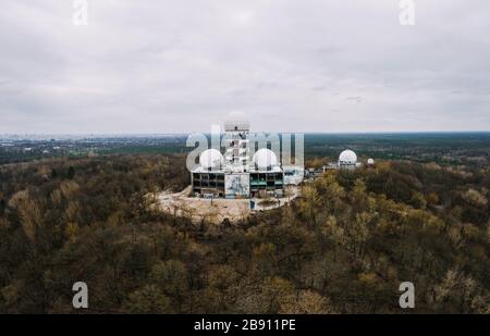 Photo panoramique aérienne de Teufelsberg Berlin, Allemagne Banque D'Images