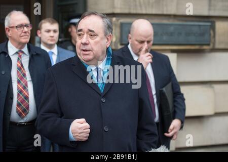 Édimbourg, Royaume-Uni. 23 mars 2020. Photo : Alex Salmond - ancien premier ministre de l'Écosse et ancien chef du parti national écossais (SNP). Alex Salmond est vu quitter la Haute Cour comme un homme libre le jour onze de son procès. Crédit : Colin Fisher/Alay Live News Banque D'Images