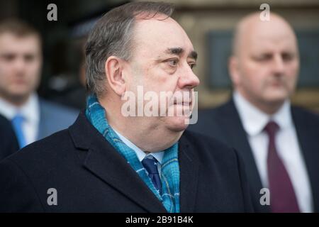 Édimbourg, Royaume-Uni. 23 mars 2020. Photo : Alex Salmond - ancien premier ministre de l'Écosse et ancien chef du parti national écossais (SNP). Alex Salmond est vu quitter la Haute Cour comme un homme libre le jour onze de son procès. Crédit : Colin Fisher/Alay Live News Banque D'Images