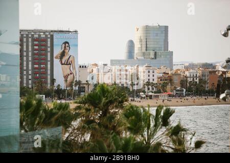 Vue sur le quartier de la Barceloneta à Barcelone, en Catalogne. Espagne Banque D'Images