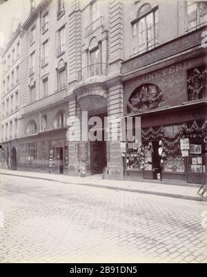 68 RUE FRANÇOIS MIRON - HÔTEL BEAUVAIS '68, rue François Miron, hôtel de Beauvais', Paris (IVème arr.), 1902. Photo d'Eugène Atget (1857-1927). Paris, musée Carnavalet. Banque D'Images