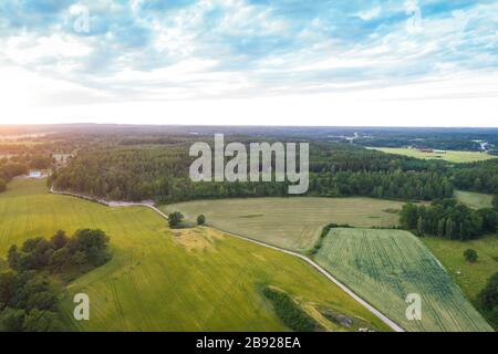 Antenne de champs et de forêt à Valdemarsvik dans Östergland Banque D'Images