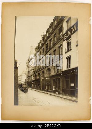 Vue sur un bâtiment, rue de l'arbre sec, 1ère arrondissement, Paris. La photographie. 'Vue d'un immeuble, rue de l'arbre sec, 1 er arrondissement, Paris'. Paris, musée Carnavalet. Banque D'Images